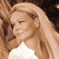 Arella - Medium & Channeling - Liebe & Partnerschaft - Beruf & Finanzen - Hellsehen & Wahrsagen - Engelkontakte