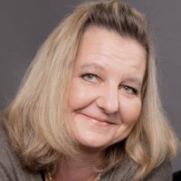 Sandra Tea - Beruf & Finanzen - Liebe & Partnerschaft - Tarot & Kartenlegen - Medium & Channeling