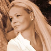 Arella - Engelkontakte - Medium & Channeling - Liebe & Partnerschaft - Hellsehen & Wahrsagen - Beruf & Finanzen